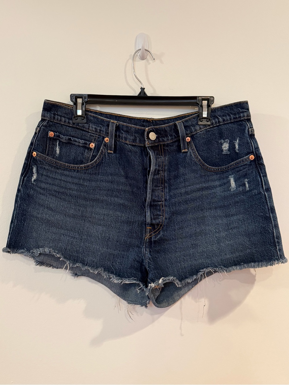 Levi’s 501 Dark Wash Cut-Off Denim Shorts Size 33 Women’s